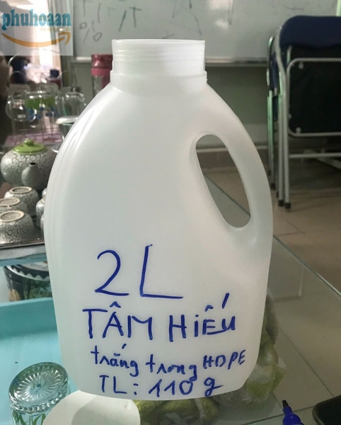 Can 2 lít đựng nước giặt xả