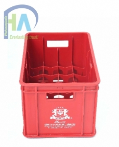 Két bia nhựa Hà Nội Beer